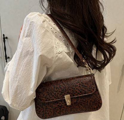 Lyana Candle light Bag