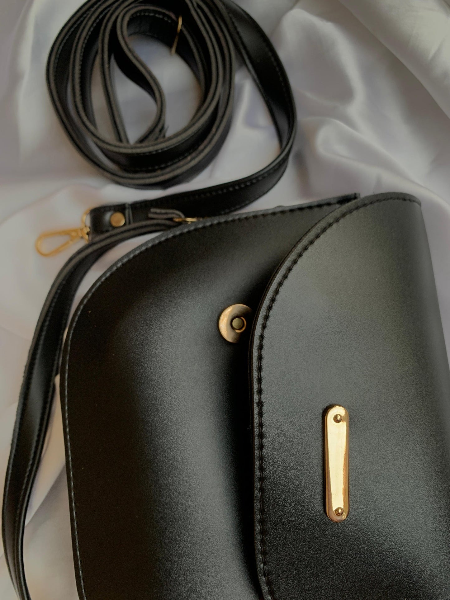 Chic Black Dual Strap Bag