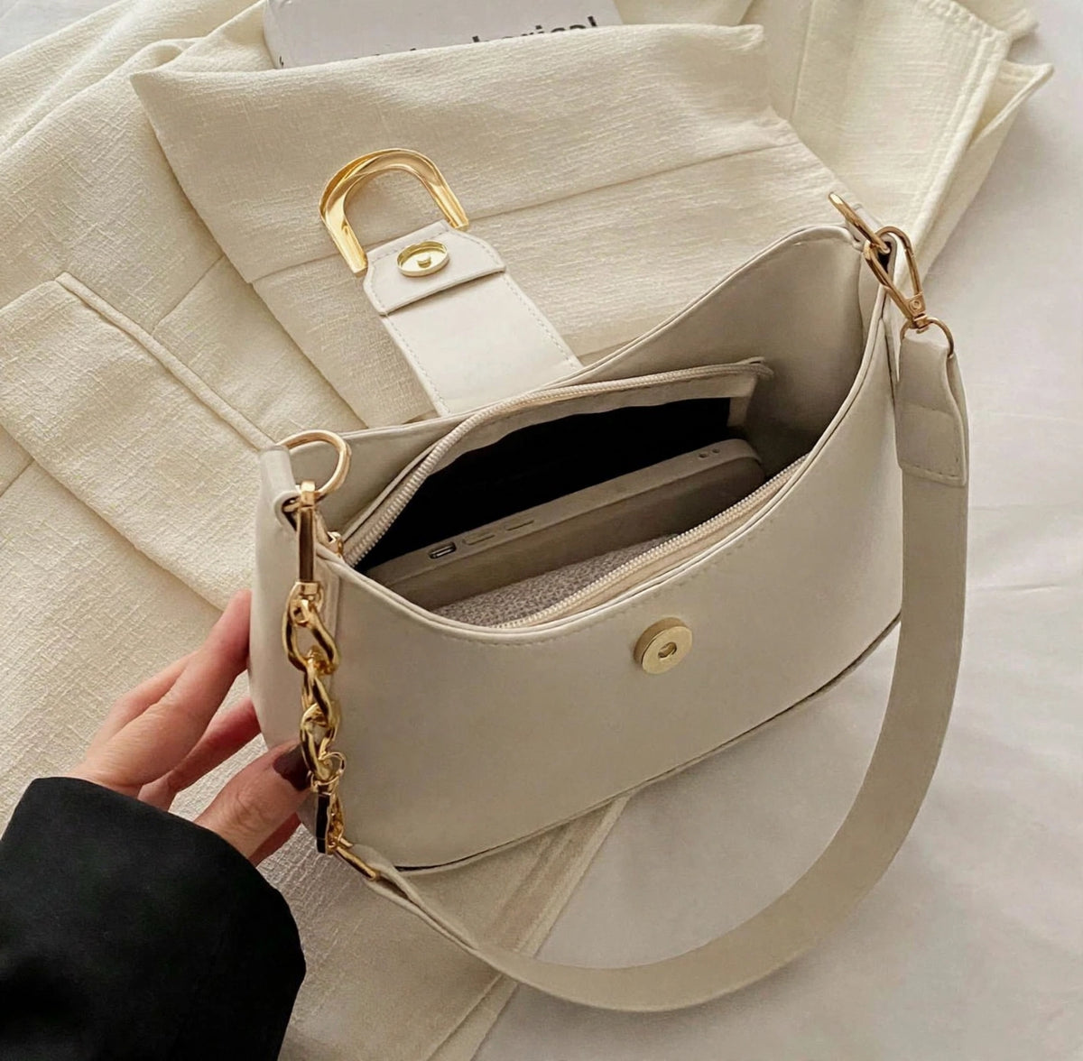 Lyana Eclipse Bag